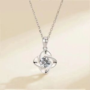 Light-luxury High-end Clavicle Necklace With Pendant